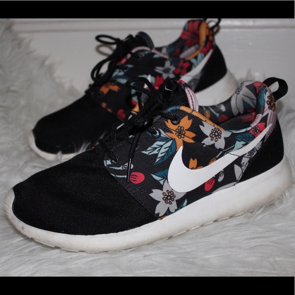 nike roshe floral print